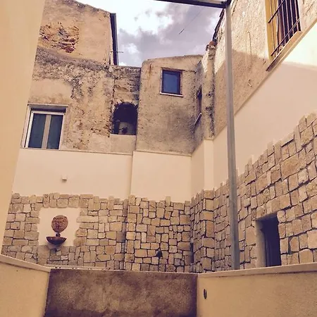 Mandralisca Garden Apartment *