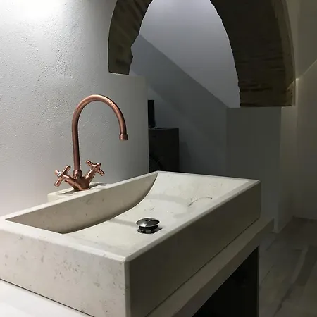 Mandralisca Garden Apartment