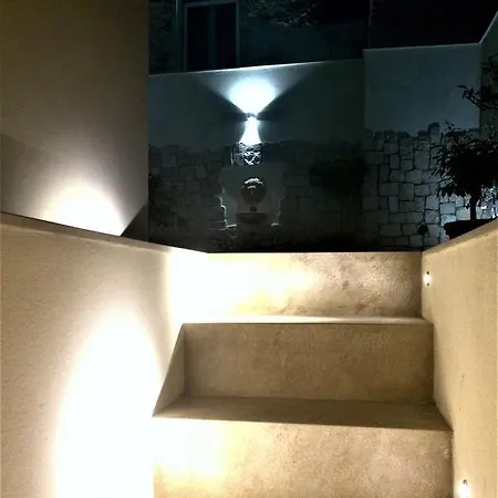 Mandralisca Garden Apartment