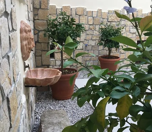 Апартаменты Mandralisca Garden